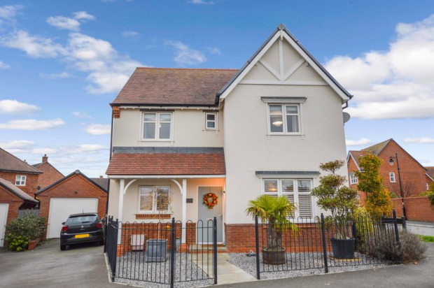 Property for sale in Great Amber Way, Salisbury