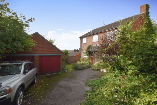 Property for sale in Hilltop Way, Salisbury