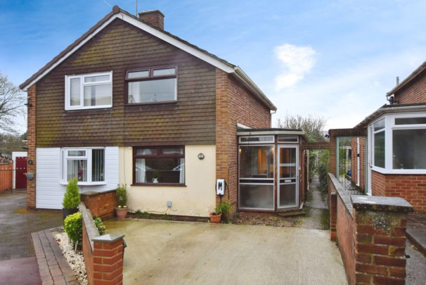 Property for sale in Cheverell Avenue, Salisbury