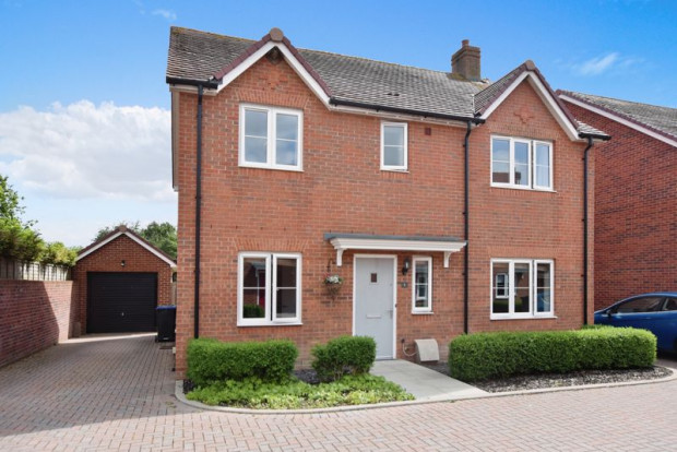 Property for sale in Bundy Grove, Salisbury