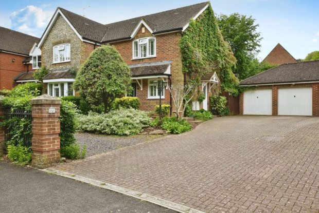 Property for sale in Ash Crescent, Salisbury