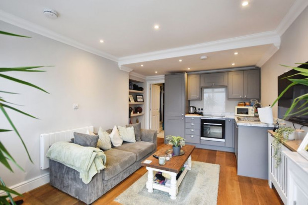 Property for sale in Estcourt Road, Salisbury
