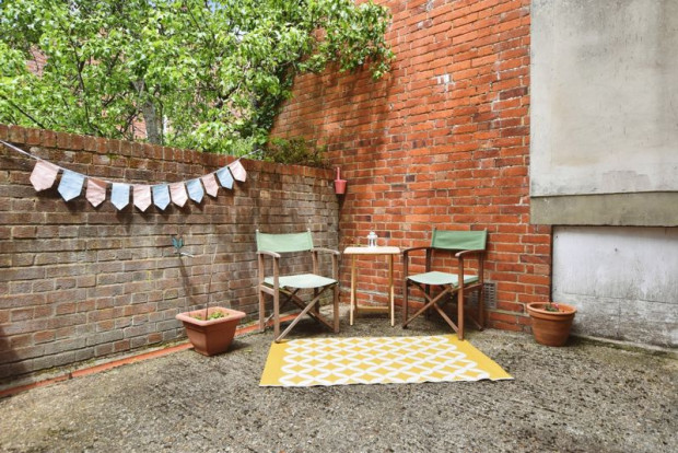 Property for sale in Estcourt Road, Salisbury