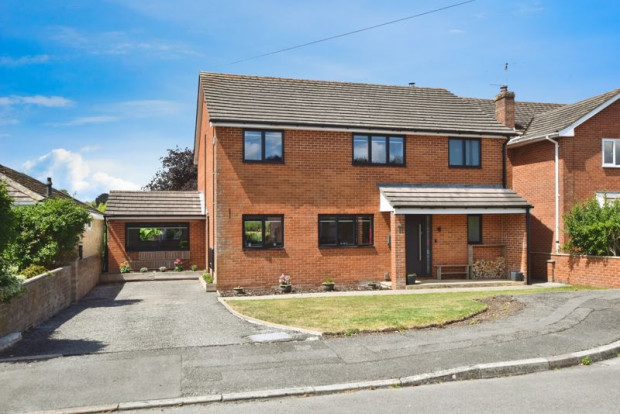 Property for sale in Chestnut Close, Salisbury