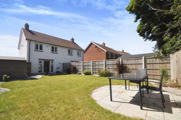 Property for sale in Batchelor Way, Salisbury