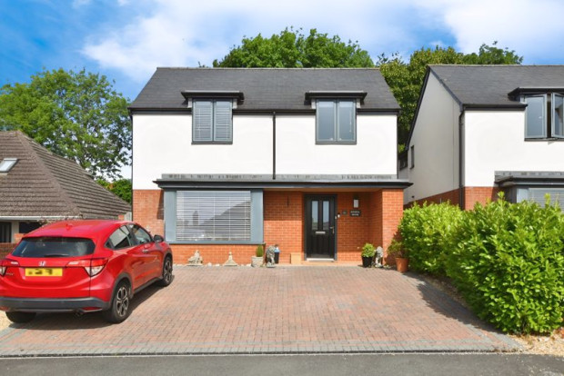 Property for sale in Sunnyhill Road, Salisbury