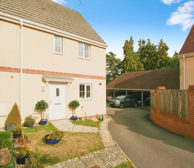 Property for sale in Collingwood Close, Salisbury