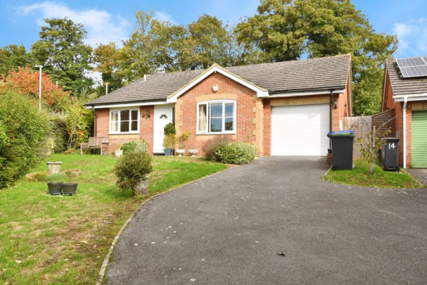 Property for sale in Stone Close, Salisbury