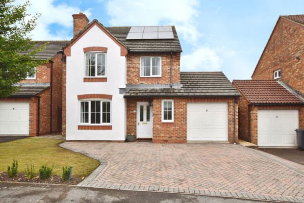 Property for sale in Andrews Way, Salisbury