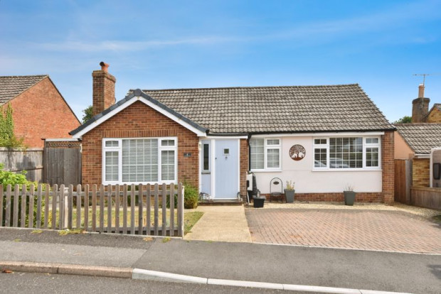 Property for sale in Malvern Way, Salisbury