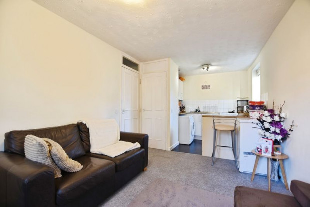 Property for sale in Sarum Close, Salisbury