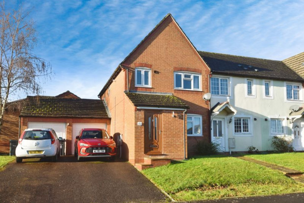 Property for sale in Andrews Way, Salisbury