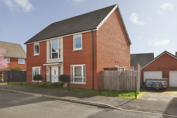 Property for sale in Mannock Field, Salisbury