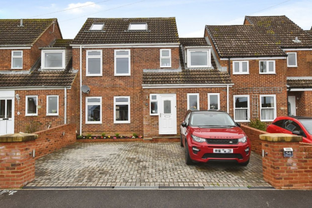 Property for sale in Saxon Leas, Salisbury