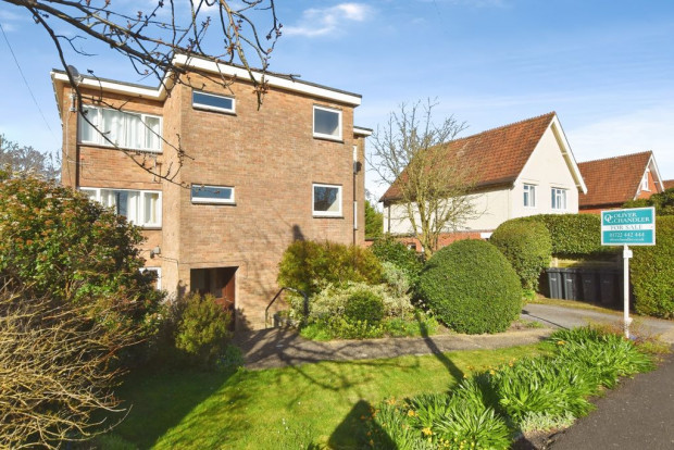 Property for sale in Bouverie Avenue, Salisbury