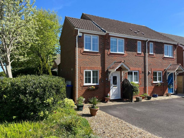 Property for sale in Andrews Way, Salisbury