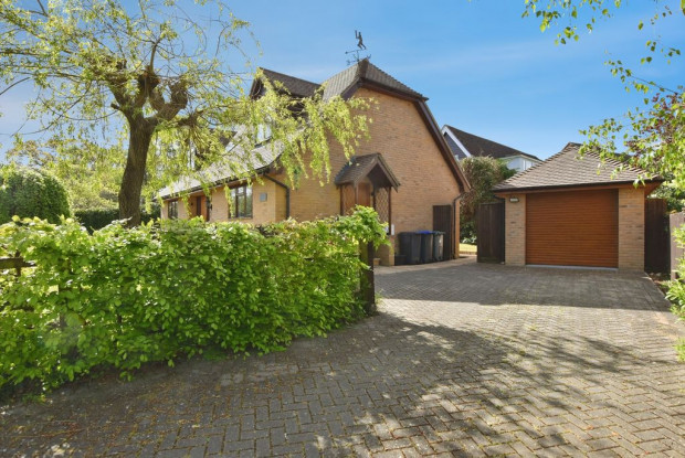 Property for sale in Pear Tree Drive, Salisbury
