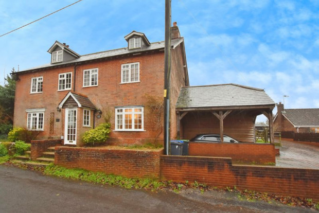Property for sale in Chapel Hill, Salisbury