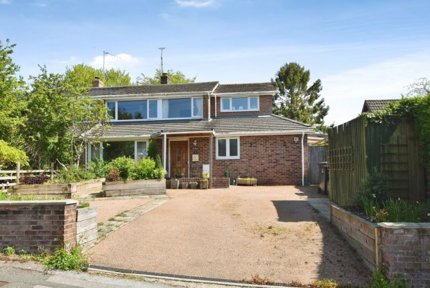 Property for sale in Saxon Leas, Salisbury