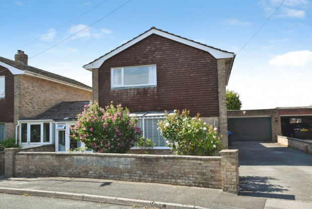 Property for sale in Elm Close, Salisbury