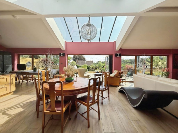 Property for sale in Besomer Drove, Salisbury