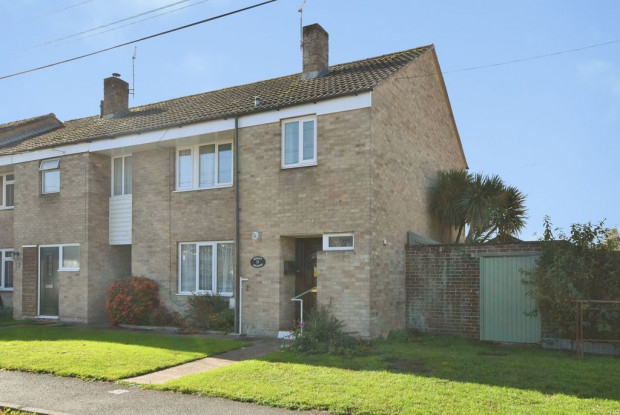 Property for sale in Roman Meadow, Salisbury