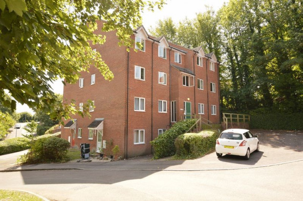Property for sale in Sarum Close, Salisbury