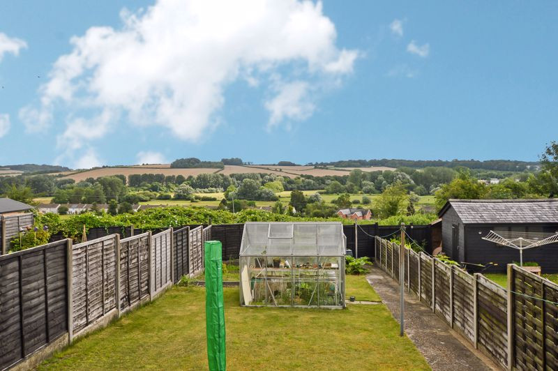 3 Bedroom House for sale in The Hollows, Salisbury