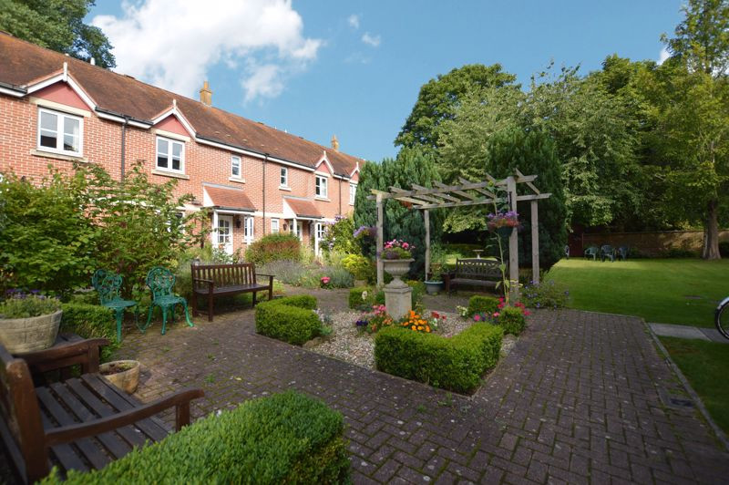 2 Bedroom for sale in Archers Court, Salisbury