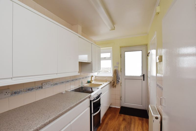 2 Bedroom Bungalow for sale in Rogers Close, Salisbury