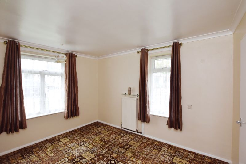 2 Bedroom Bungalow for sale in Rogers Close, Salisbury