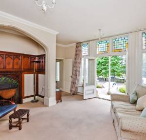 2 Bedroom Flat for sale in Hughendon Manor, Salisbury