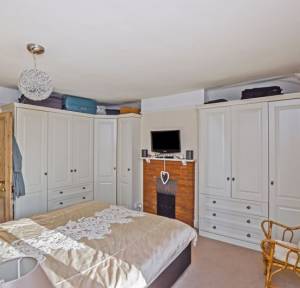 4 Bedroom House for sale in Earls Court Road, Salisbury