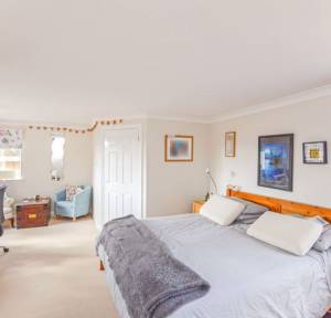 5 Bedroom Bungalow for sale in Mill Lane, Salisbury