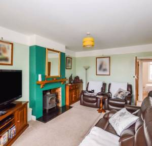 2 Bedroom Bungalow for sale in Queen Mary Road, Salisbury