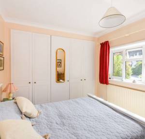 3 Bedroom Bungalow for sale in High Street, Salisbury