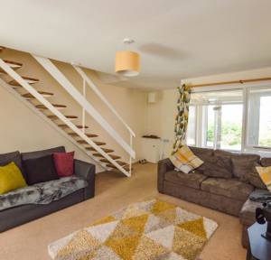 3 Bedroom House to rent in Hollows Close, Salisbury