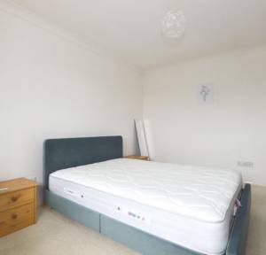 1 Bedroom Flat for sale in Rougemont Close, Salisbury