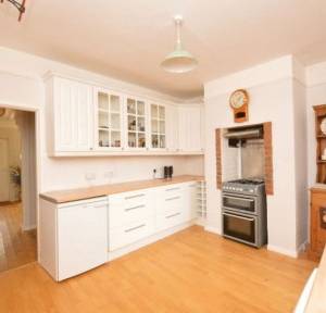 3 Bedroom House for sale in Devizes Road, Salisbury