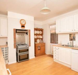 3 Bedroom House for sale in Devizes Road, Salisbury