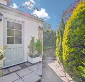 2 Bedroom House for sale in 22a South Street, Salisbury