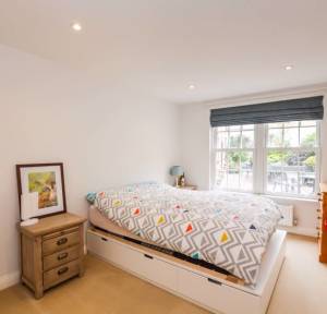 2 Bedroom Flat for sale in Fisherton Street, Salisbury