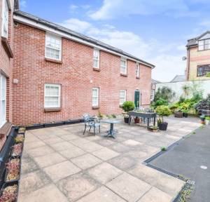 2 Bedroom Flat for sale in Fisherton Street, Salisbury