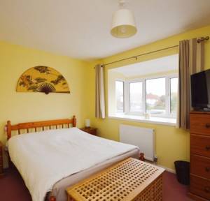 3 Bedroom House for sale in Nightingale Walk, Salisbury