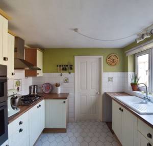 4 Bedroom House for sale in Orchard End, Salisbury