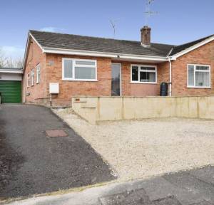 3 Bedroom Bungalow for sale in Broadfield Road, Salisbury