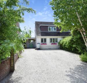 3 Bedroom House for sale in Weston Lane, Salisbury