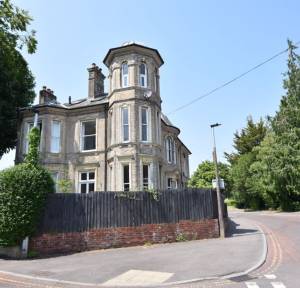 3 Bedroom Flat for sale in Shady Bower, Salisbury