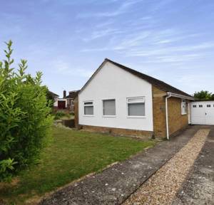 3 Bedroom Bungalow for sale in Hillside Drive, Salisbury