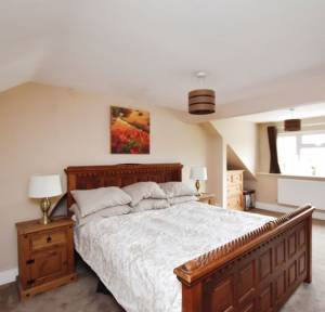 3 Bedroom House for sale in North Street, SALISBURY